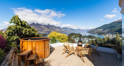 Edinburgh 3BR 2BA with Hot Tub Views Fireplace