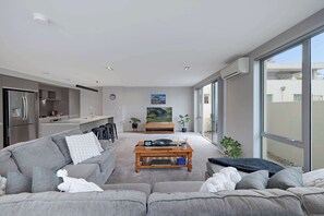 Televisio, työhuone