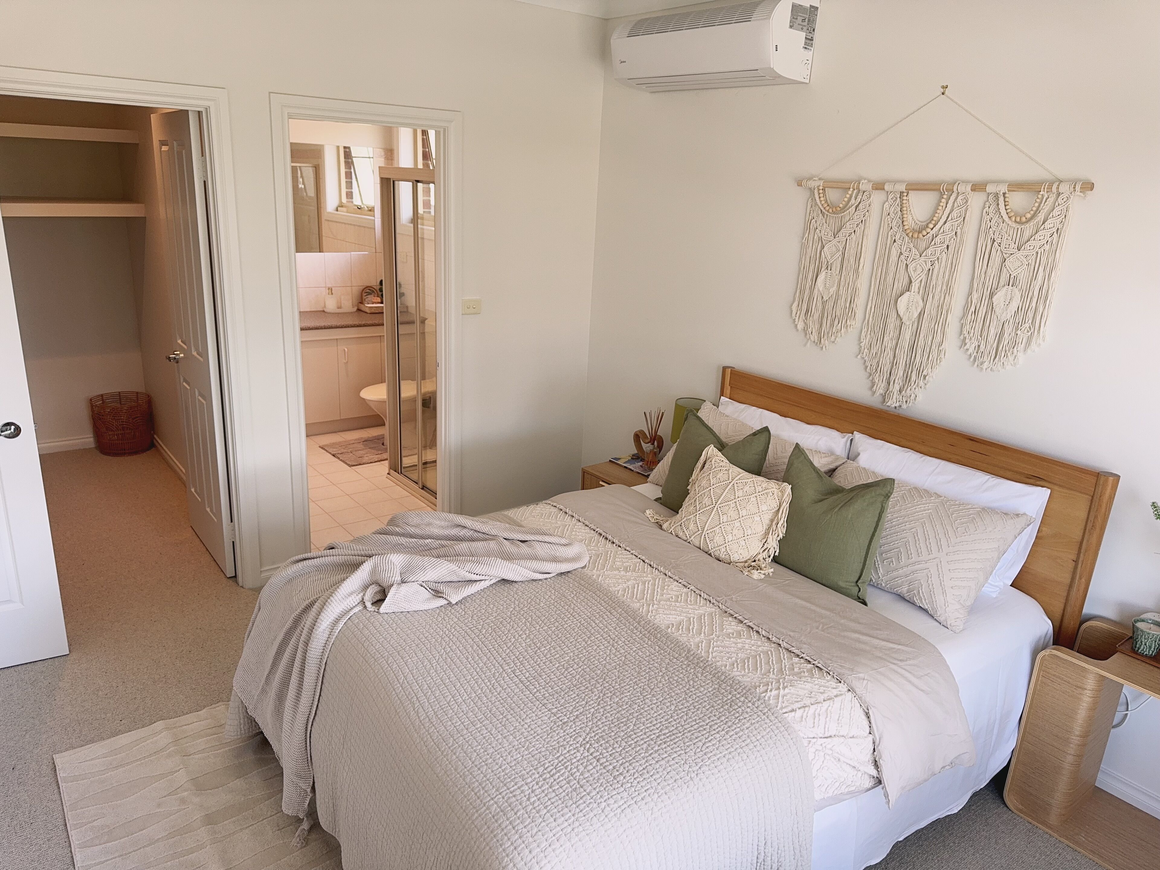 1 bedroom, in-room safe, desk, iron/ironing board