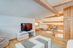 TV - Tilleuls - 2 bedroom apartment in the centre (MORZINE)