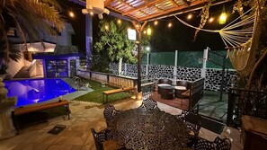 Outdoor dining - Family Quinta with swimming pool, air conditioning, private garden, basketball court, (El Estudiante)