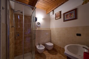 Bathroom - Apartment Mono 1400 (Limone Piemonte)