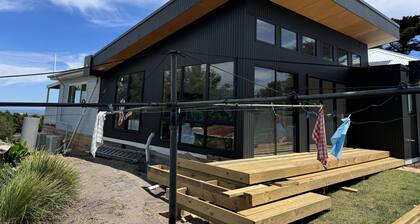 Kilcunda beach house in the hills - sleeps 11