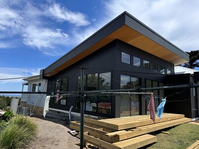 Kilcunda beach house in the hills - sleeps 11