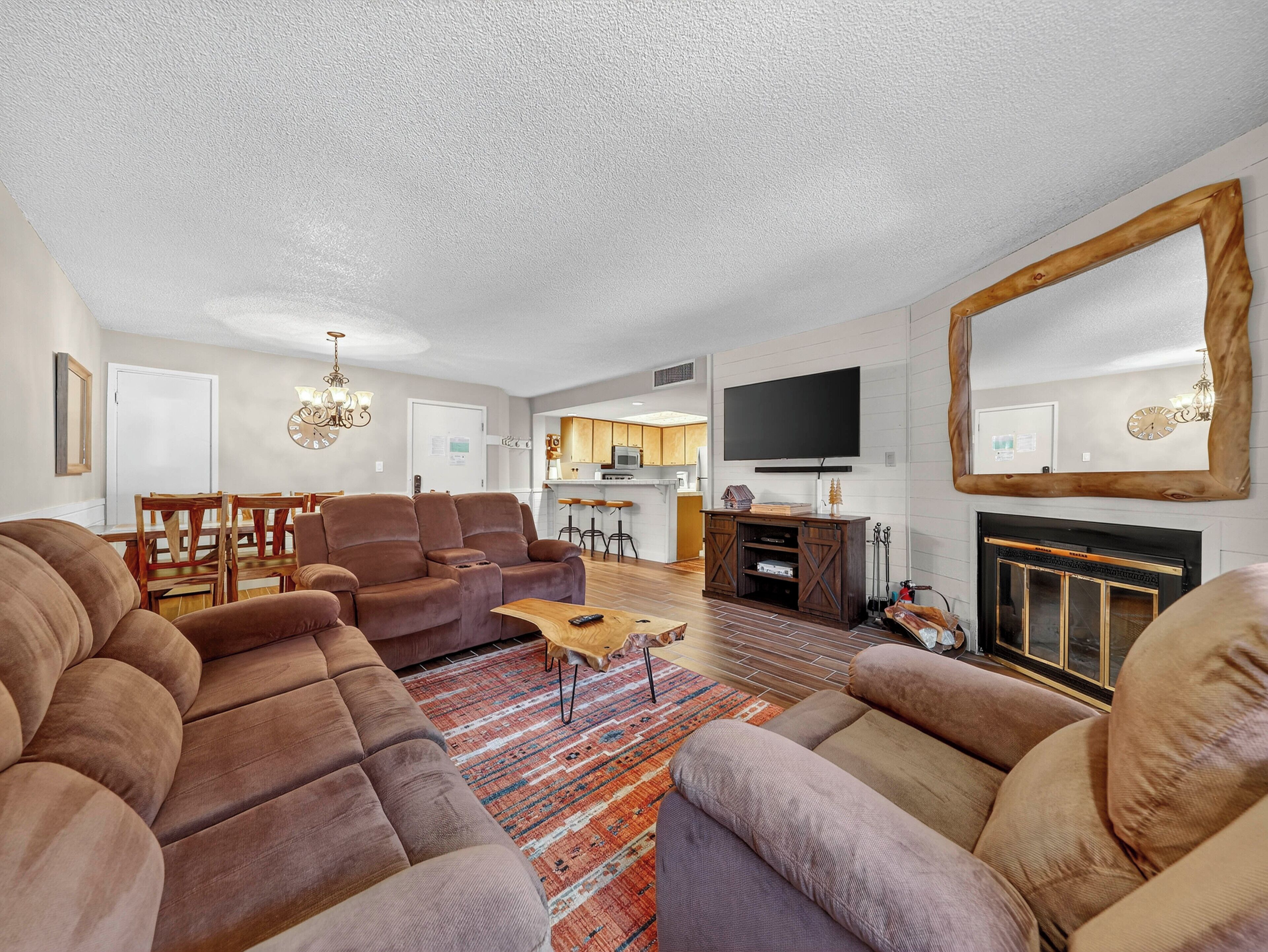 Smart TV, chimenea y reproductor de DVD 