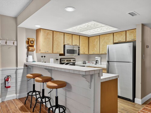 Ski-in / Ski-out - Two bedroom  with a Full Kitchen at Giant Steps in Brian Head