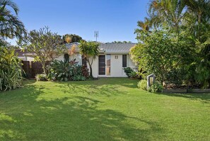 Exterior - Villa Minyama - Pool, Kayaks and Bikes (Sunshine Coast)