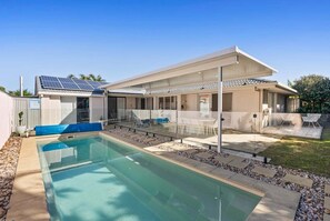 Pool - Villa Minyama - Pool, Kayaks and Bikes (Sunshine Coast)