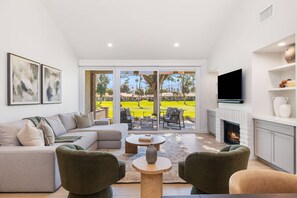 TV, ping pong - Palm Desert Golf Course Condo w/ Patio Views, Fireplace, Resort Pool & Mountain Backdrop (Palm Desert)