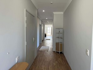 Interior - Spacious Karnup Home with 4 Bedrooms, Modern Kitchen & Private Parking (Karnup)