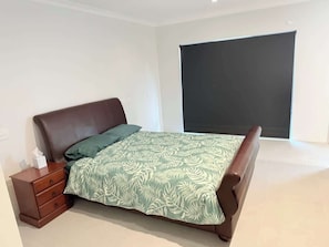 Iron/ironing board, WiFi - Spacious Piara Waters Home: 4 Bedrooms, Modern Kitchen & Fantastic Accessible Design (Piara Waters)