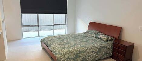 Iron/ironing board, WiFi