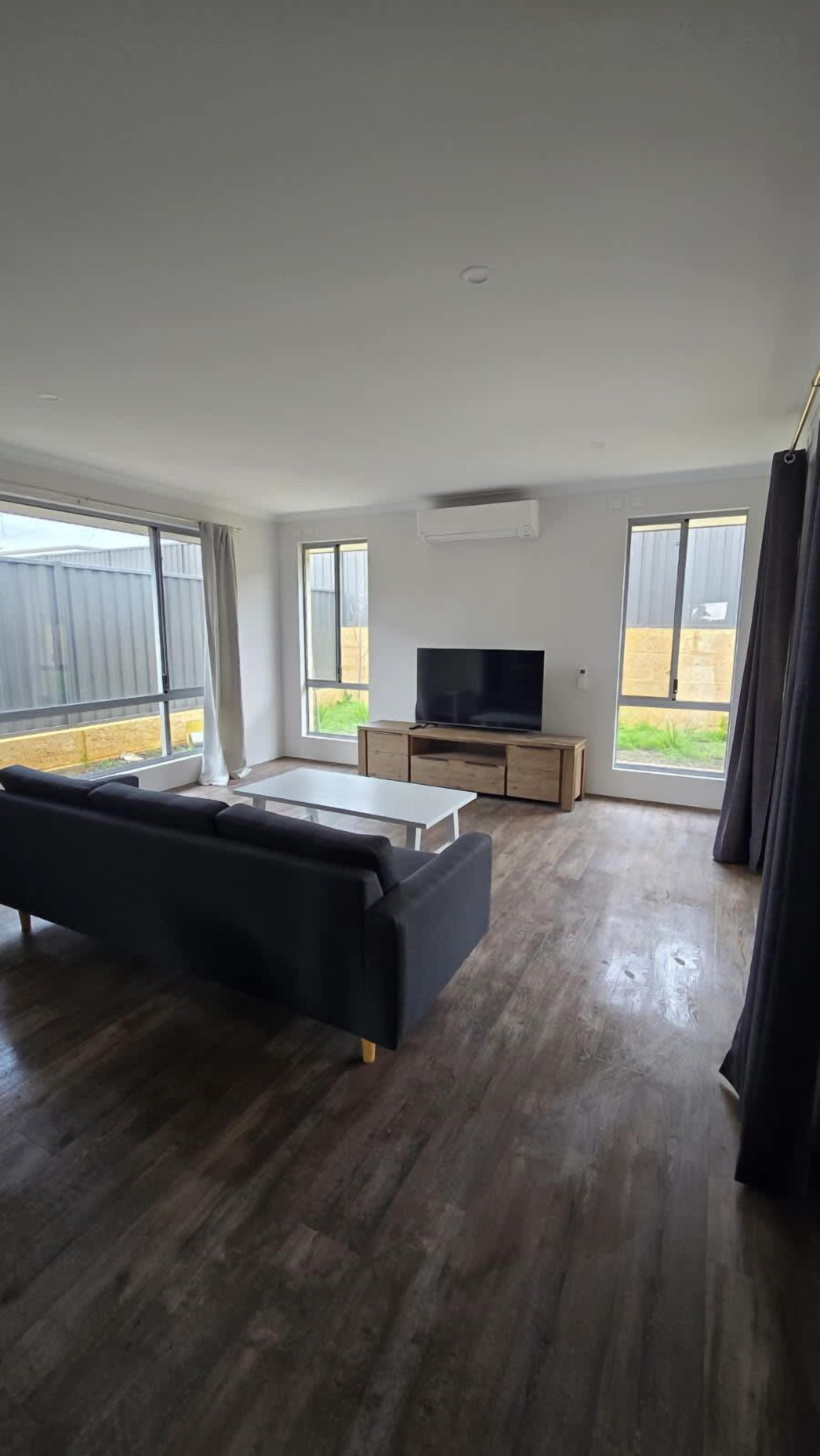 Televisión, oficina