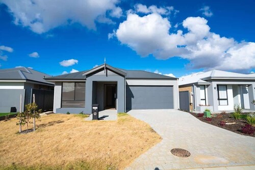 Spacious Hilbert Home with large bedrooms, modern kitchen, reverse cycle air conditioning in every room