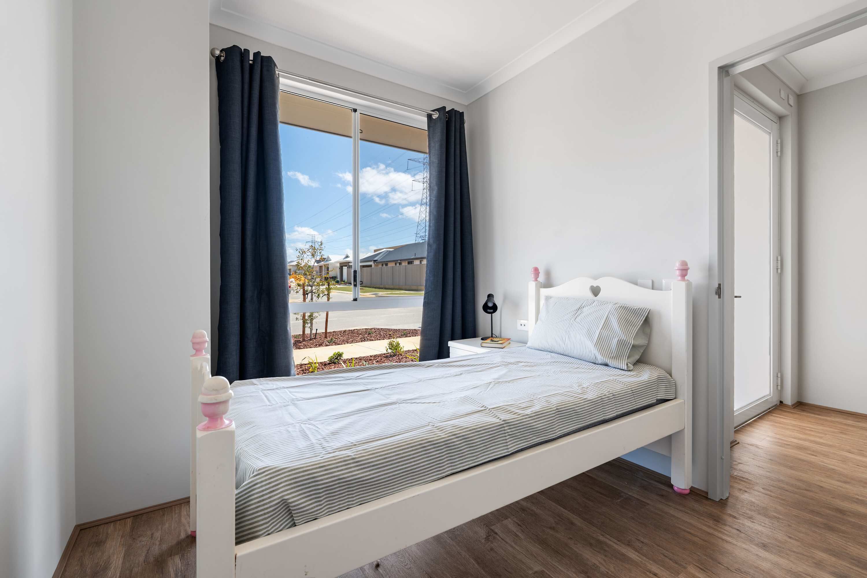 Iron/ironing board, WiFi, bed sheets, wheelchair access