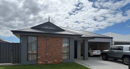 Milbridge Getaway with a bathroom in each room!