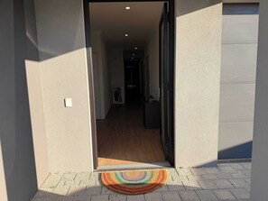 Exterior detail - Karnup Getaway with an ensuite bathroom in each room (Karnup)