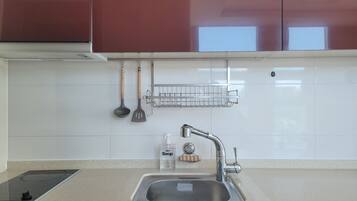 Fridge, microwave, stovetop, electric kettle