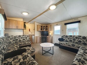 TV - 3 bedroom accommodation in Mablethorpe (Mablethorpe)