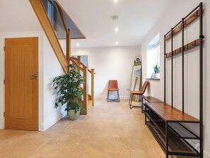 Interior - Stylish modern home with games room, luxury kitchen and two en suite bedrooms. (Ross-on-Wye)