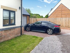Property grounds - Stylish modern home with games room, luxury kitchen and two en suite bedrooms. (Ross-on-Wye)