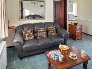 TV - 2 bedroom accommodation in Penzance (Penzance)