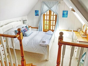 Free WiFi - 4 bedroom accommodation in Salcombe (Salcombe)