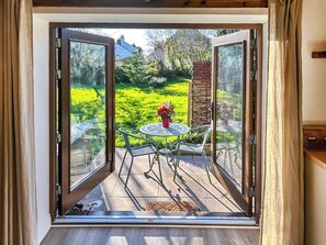 Dining - 1 bedroom accommodation in Dovenby (Dovenby)