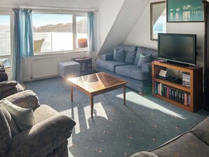 TV - 1 bedroom accommodation in Coverack (Coverack)