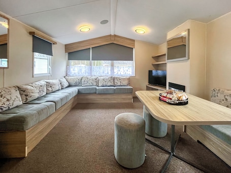 TV. 3 bedroom accommodation in Edzell