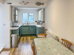 Dishwasher - Glyn Terrace Cottage (Borth Y Gest Nr Porthamdog)