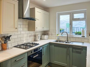 Dishwasher - Glyn Terrace Cottage (Borth Y Gest Nr Porthamdog)