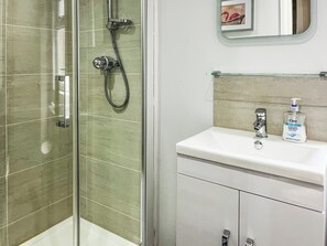 Towels - Glyn Terrace Cottage (Borth Y Gest Nr Porthamdog)