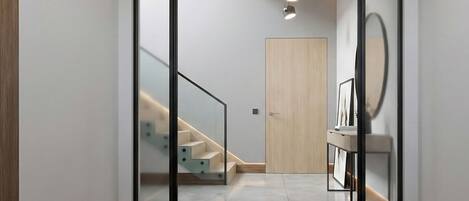 المنشأة من الداخل