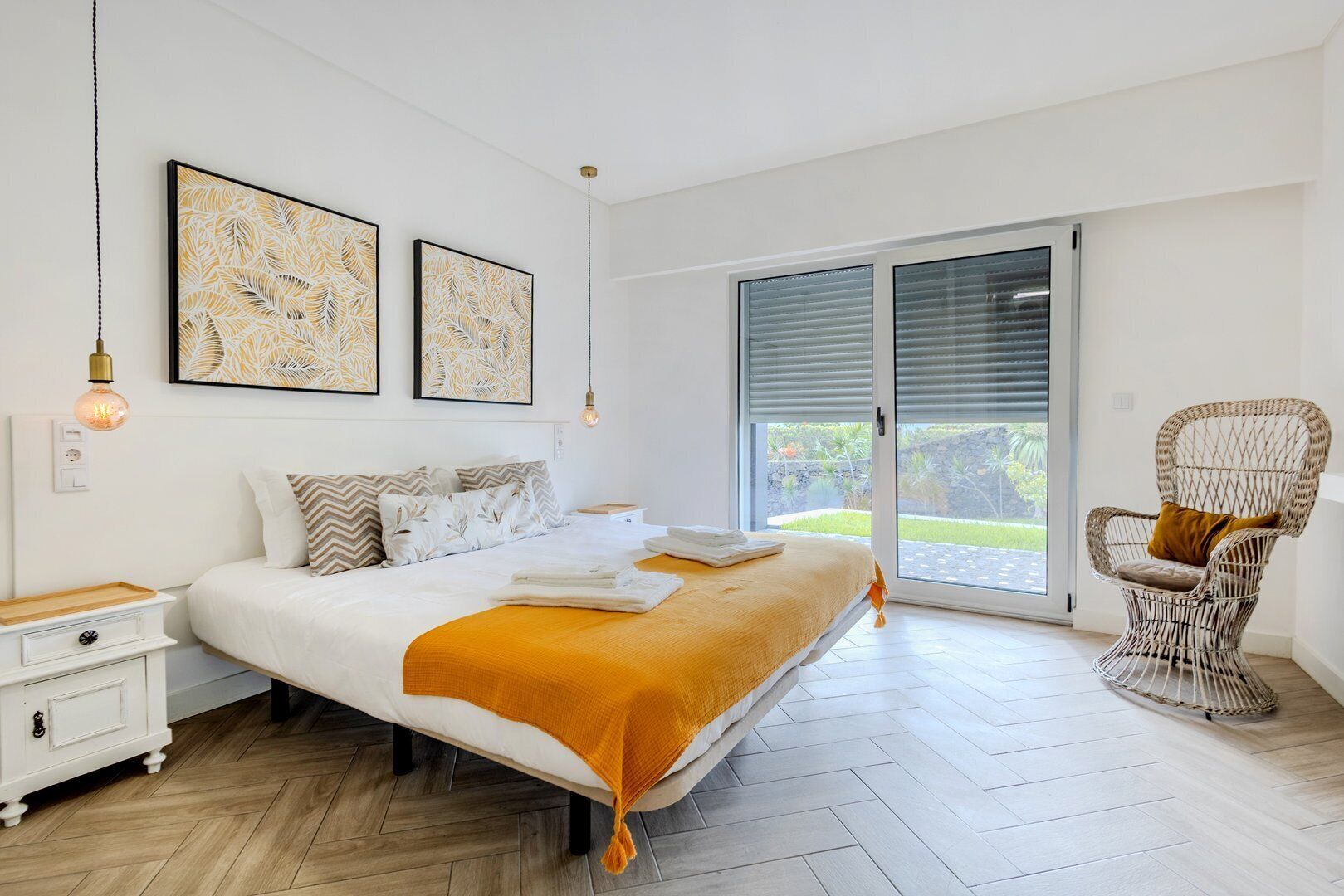 1 bedroom, internet, bed sheets