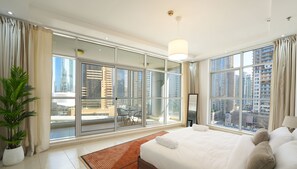 2 bedrooms, iron/ironing board, WiFi, bed sheets - Brand New 2-BR Apartment in Dubai Marina (Dubai)