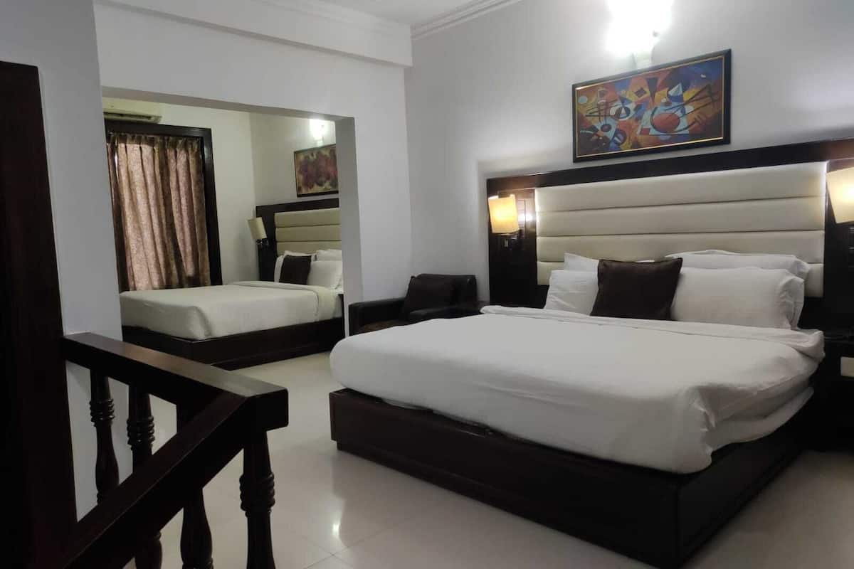 Iron/ironing board, free WiFi