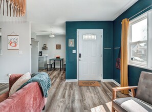 Living area - Welcome to Deja Blue! 3-bedroom house near downtown Indianapolis & pet-friendly (Indianapolis)