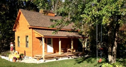 Cozy Mountain Cottage Rental near Green Mountain National Forest