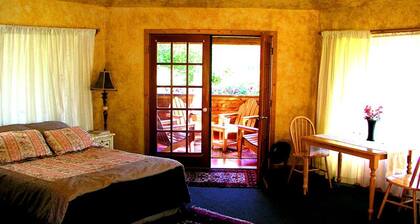 Luxurious Bed and Breakfast Suite for One or Two Couples near Kettle Falls, Washington