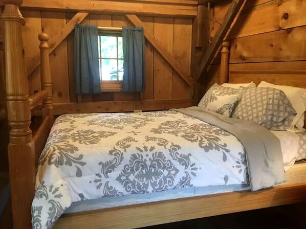 1 bedroom, desk, bed sheets