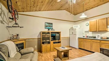 1 slaapkamer, een strijkplank/strijkijzer, wifi, beddengoed