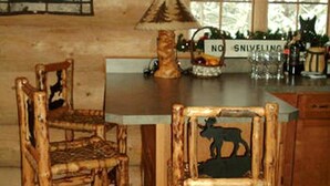 Dining - Beautiful Log Cabin with Jacuzzi Bathtub in the heart of Adirondack State Park (Saranac Lake)