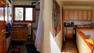 Microwave, dishwasher, coffee/tea maker, toaster