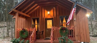 Cozy Three-Bedroom Cabin Near The Salmon River in Altmar, New York