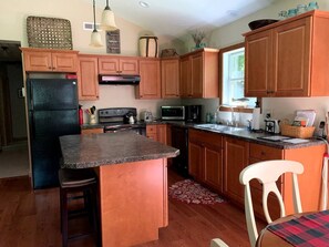 Private kitchen - Cozy Three-Bedroom Cabin Near The Salmon River in Altmar, New York (Altmar)