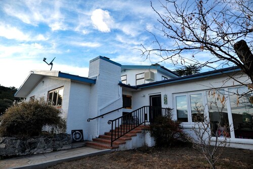 Upscale Family-Friendly Vacation Rental with Spectacular Desert Views in New Mexico