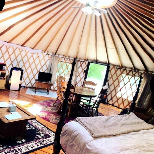 Superb Yurt Rental near George Washington National Forest in Luray, Virginia