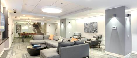 Télévision, chaîne hi-fi