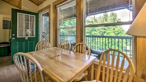 Dining - Elevated Tree Cabin in the Woodlands on the Nantahala River, North Carolina (Bryson City)